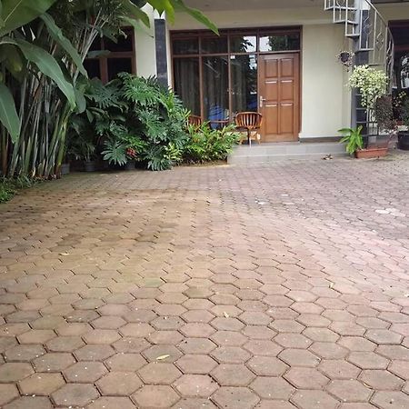 Hazel House With Swimming Pool By Grorental Bandung Exterior foto